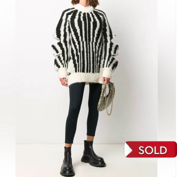 Burberry Sweaters - SZ XS Burberry cut-out oversized jumper NWT